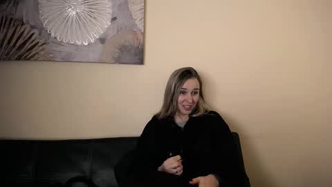 Snapshot of _nicole_new chatting on February 4, 2026, 9:04 am Nica online show from February 4, 2026, 9:04 am