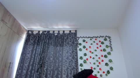 Snapshot of _nicollee chatting on December 23, 2024, 1:03 pm juliana online show from December 23, 2024, 1:03 pm