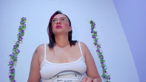 Snapshot of _nicollee chatting on January 25, 2025, 9:47 am juliana online show from January 25, 2025, 9:47 am