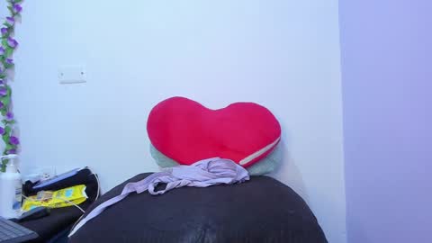 Snapshot of _nicollee chatting on January 28, 2025, 1:05 pm juliana online show from January 28, 2025, 1:05 pm