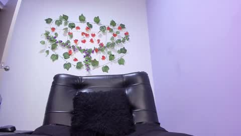 Snapshot of _nicollee chatting on February 11, 2025, 8:58 am juliana online show from February 11, 2025, 8:58 am