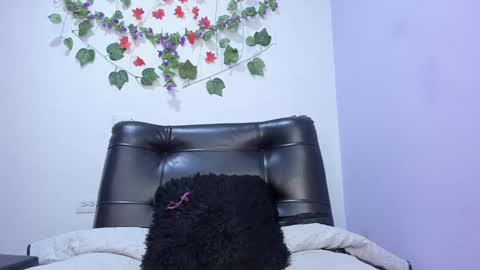 Snapshot of _nicollee chatting on February 15, 2025, 9:05 am juliana online show from February 15, 2025, 9:05 am
