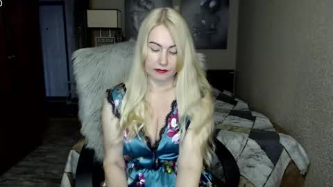 Snapshot of _night_fantasy_ chatting on December 20, 2025, 5:47 am Donella online show from December 20, 2025, 5:47 am