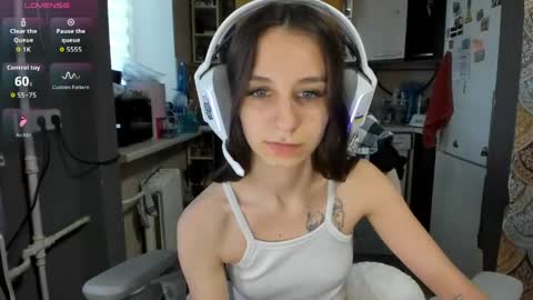 Nika online show from May 14, 2026, 3:41 pm