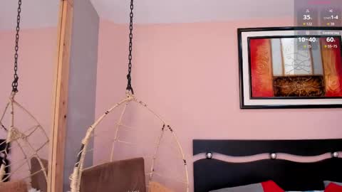   online show from October 3, 2025, 12:02 pm