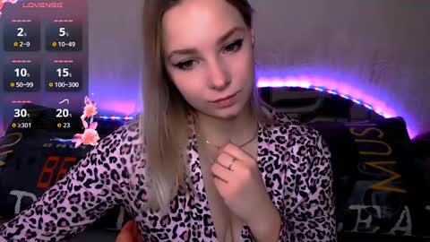 Snapshot of _pando4ka_ chatting on November 17, 2025, 7:36 am pando4ka online show from November 17, 2025, 7:36 am