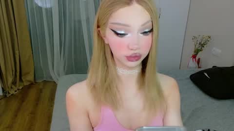 Snapshot of _paprika chatting on November 20, 2025, 8:41 pm _paprika online show from November 20, 2025, 8:41 pm