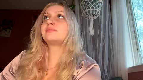 _peaceoutgirlscout_ online show from October 28, 2025, 9:17 pm