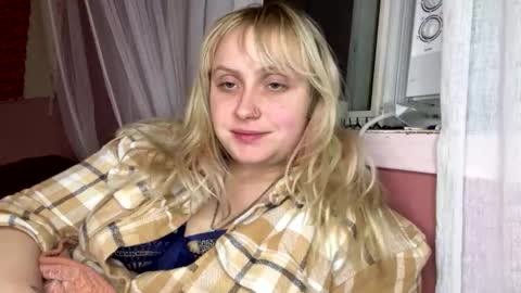 _peaceoutgirlscout_ online show from November 18, 2025, 11:48 pm