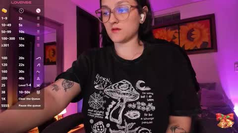 violeta ig  online show from November 28, 2025, 5:10 am