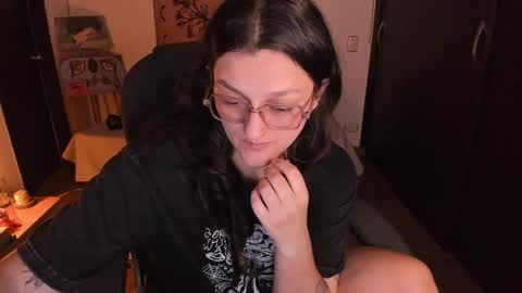 violeta ig  online show from April 25, 2026, 3:42 am