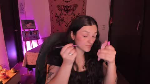 violeta ig  online show from May 23, 2026, 3:34 am