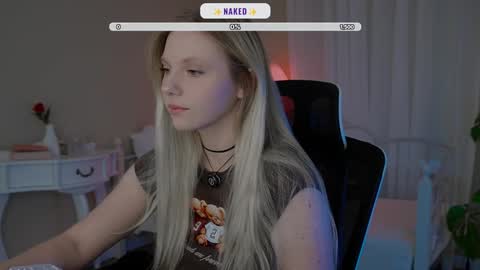 Snapshot of _penisflytrap_ chatting on October 27, 2025, 4:05 am Viktoria online show from October 27, 2025, 4:05 am