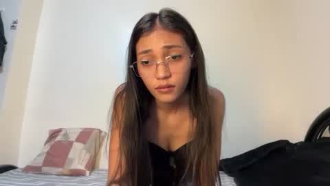 Snapshot of _petitechloe chatting on June 14, 2026, 11:23 am _petitechloe online show from June 14, 2026, 11:23 am