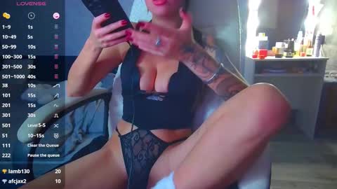 Ilona online show from November 11, 2025, 6:19 pm