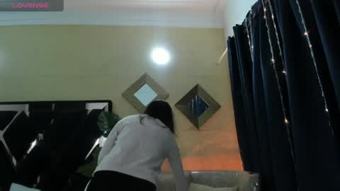 pinki online show from April 13, 2026, 2:17 am