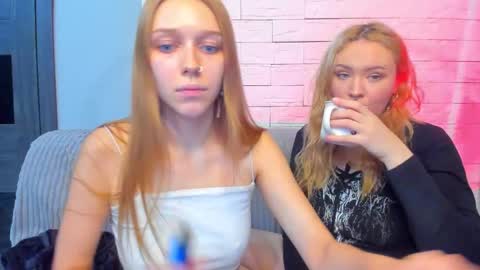 _prettybaby_ online show from December 15, 2025, 6:34 pm