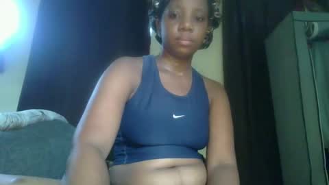 Snapshot of _queen_s chatting on December 2, 2024, 8:30 am queen online show from December 2, 2024, 8:30 am