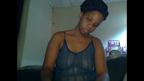 Snapshot of _queen_s chatting on January 13, 2025, 5:12 am queen online show from January 13, 2025, 5:12 am