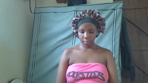 Snapshot of _queen_s chatting on February 25, 2026, 7:18 am queen online show from February 25, 2026, 7:18 am