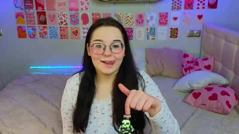 LISSAPVT IS OPEN online show from March 3, 2025, 9:37 pm