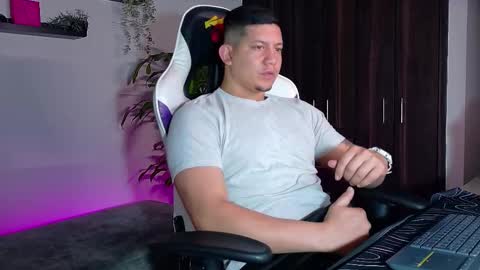 Snapshot of _robertobaggio chatting on October 6, 2025, 12:24 pm Roberto online show from October 6, 2025, 12:24 pm