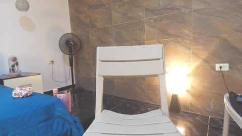 _rose_smith online show from March 19, 2026, 2:37 am