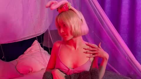 sabrina  online show from May 16, 2026, 10:36 am