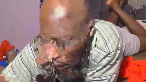 _sambo_ online show from November 15, 2025, 1:07 pm