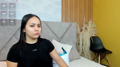 Snapshot of _sammy_fit chatting on December 1, 2025, 12:43 pm Antonella online show from December 1, 2025, 12:43 pm