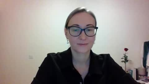 _sandyqueen__ online show from November 28, 2025, 6:43 pm