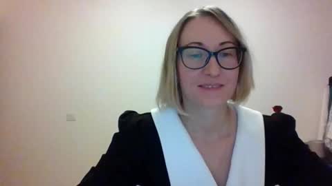 _sandyqueen__ online show from December 4, 2025, 7:00 pm