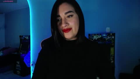  SantaLove  online show from May 8, 2026, 11:32 pm