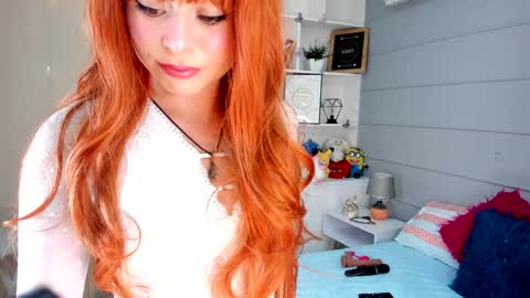 Snapshot of _scarlett_gil chatting on January 8, 2025, 7:24 pm SCARLETT online show from January 8, 2025, 7:24 pm