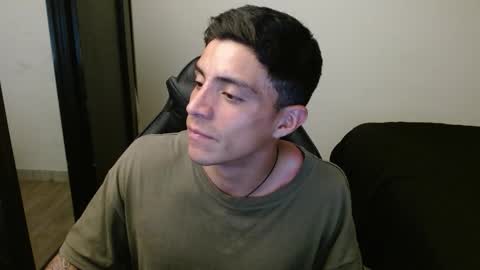 Snapshot of _schnnneider_ chatting on October 26, 2025, 1:44 am SCHNEIDER online show from October 26, 2025, 1:44 am