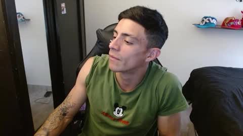 Snapshot of _schnnneider_ chatting on November 11, 2025, 5:24 pm SCHNEIDER online show from November 11, 2025, 5:24 pm