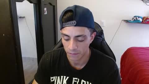 Snapshot of _schnnneider_ chatting on November 14, 2025, 3:33 pm SCHNEIDER online show from November 14, 2025, 3:33 pm