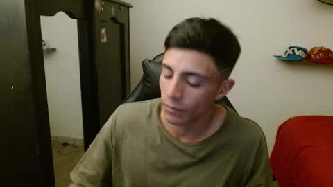 Snapshot of _schnnneider_ chatting on November 24, 2025, 12:21 am SCHNEIDER online show from November 24, 2025, 12:21 am