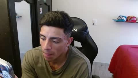 Snapshot of _schnnneider_ chatting on November 24, 2025, 5:12 pm SCHNEIDER online show from November 24, 2025, 5:12 pm