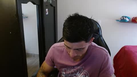 Snapshot of _schnnneider_ chatting on December 1, 2025, 8:47 pm SCHNEIDER online show from December 1, 2025, 8:47 pm