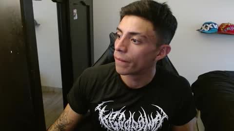 Snapshot of _schnnneider_ chatting on December 15, 2025, 10:03 pm SCHNEIDER online show from December 15, 2025, 10:03 pm