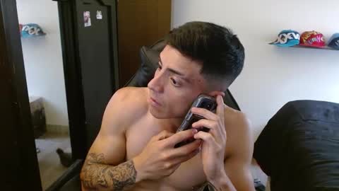 Snapshot of _schnnneider_ chatting on December 22, 2025, 3:42 pm SCHNEIDER online show from December 22, 2025, 3:42 pm