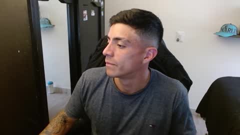 Snapshot of _schnnneider_ chatting on February 1, 2026, 7:01 pm SCHNEIDER online show from February 1, 2026, 7:01 pm