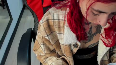 Snapshot of _selene_red chatting on January 12, 2025, 4:40 pm Selene online show from January 12, 2025, 4:40 pm