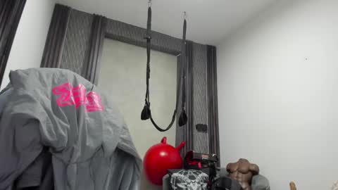 Selene online show from May 28, 2026, 2:09 am