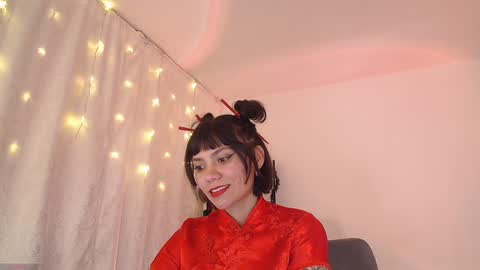 Snapshot of _sensualkitten_ chatting on January 4, 2025, 6:30 am Laura online show from January 4, 2025, 6:30 am