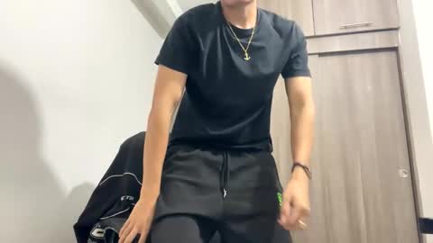 Juan Pablo-independent model online show from February 10, 2025, 1:24 am