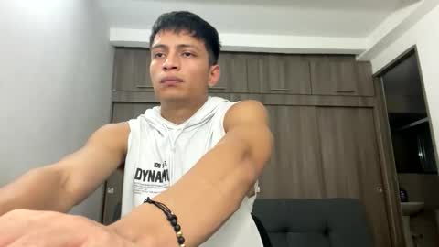 Juan Pablo-independent model online show from February 6, 2026, 12:04 am