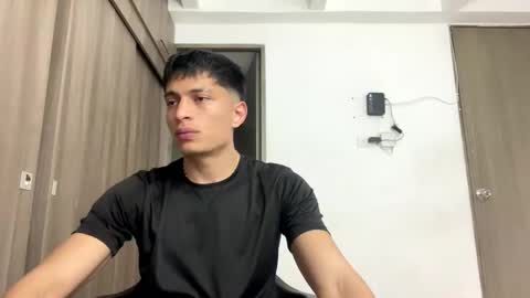 Juan Pablo-independent model online show from May 8, 2026, 9:53 pm