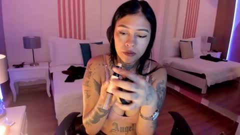 Sharlot online show from December 16, 2025, 2:44 pm